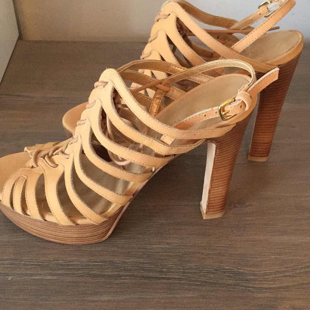 Stuart Weitzman Natural/Nude Suede Heels